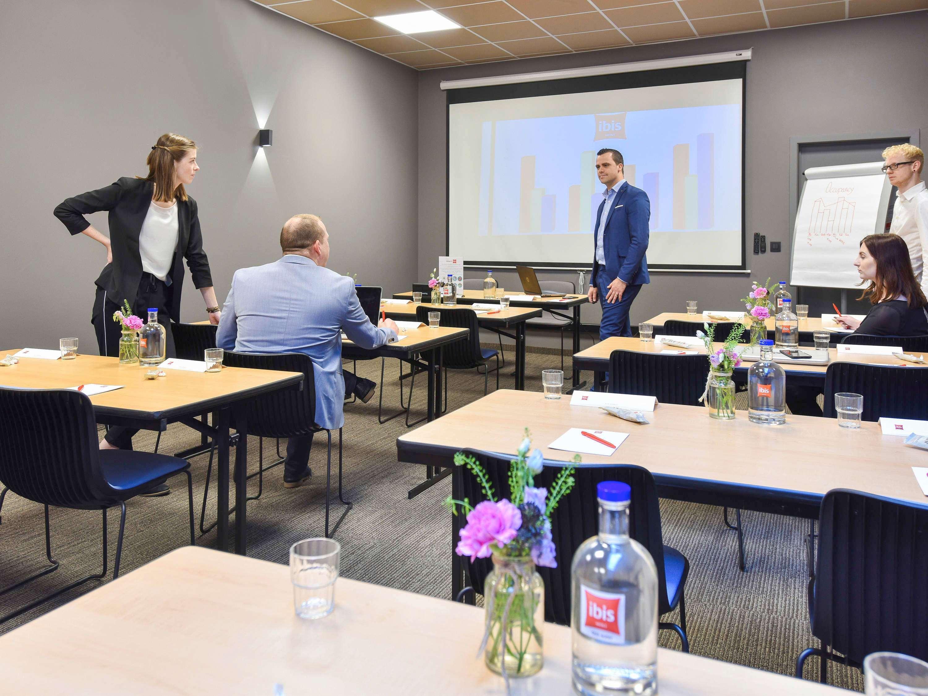 Ibis Kortrijk Centrum Εξωτερικό φωτογραφία